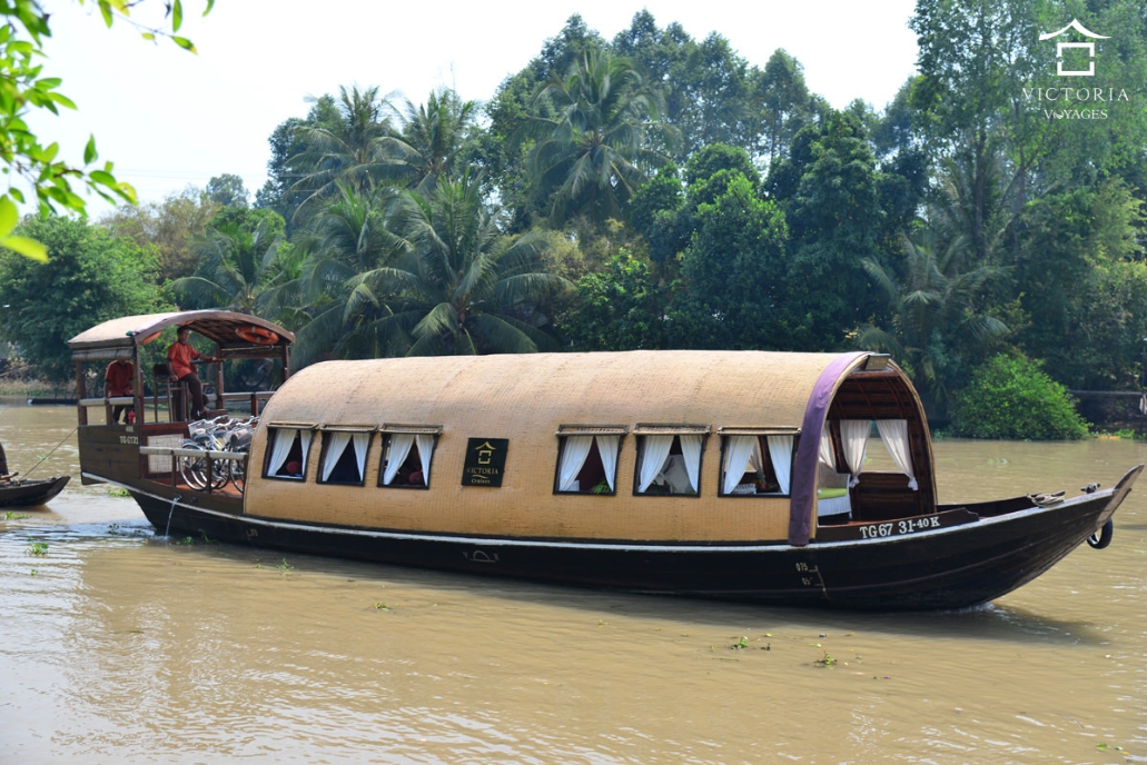 Song Xanh Sampan Cruise